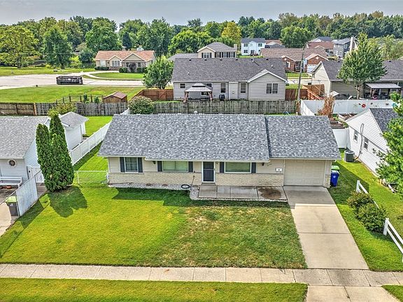 3rd image of 3735 Fontenac Dr