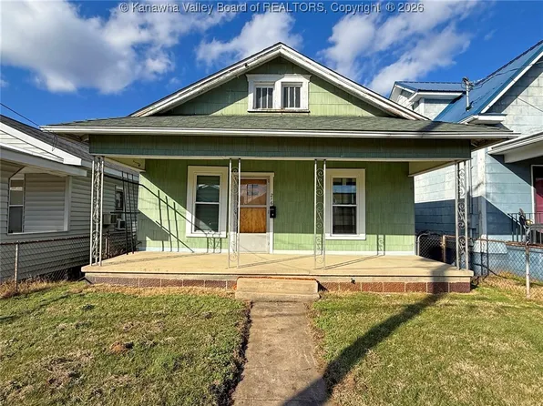 216 Grosscup Ave, Dunbar, WV 25064