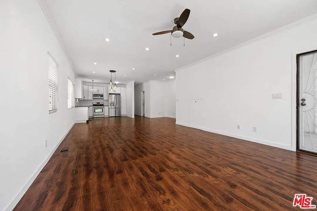 2 bed, 1.0 bath, 1200 sqft, $3,900 — Photo 3