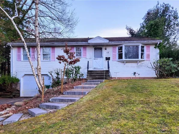 12 May Lane, Bloomfield, CT 06002