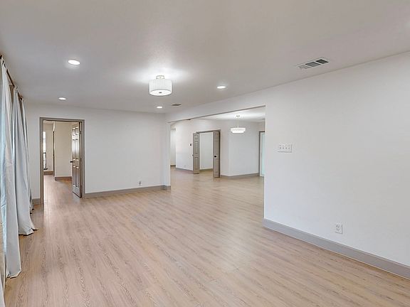 5th image of 7437 Eccles Dr