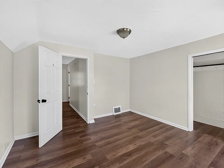 505 Brown St — Photo 7