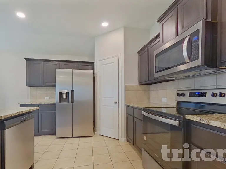 324 Foxhunter St — Photo 5