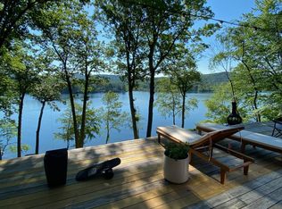 230 W Shore Dr, Putnam Valley, NY 10579