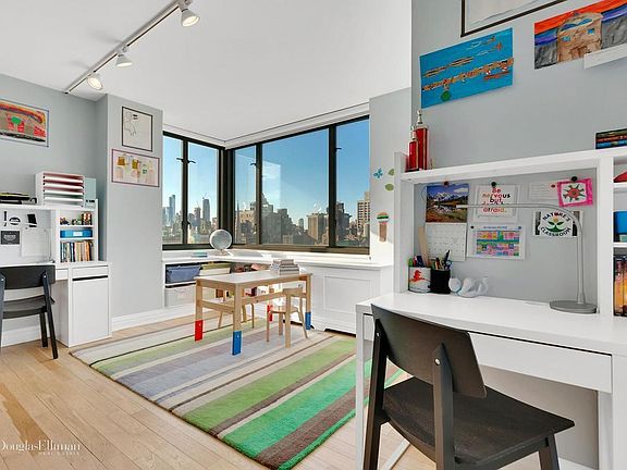 4th image of 1438 3rd Ave APT 17E