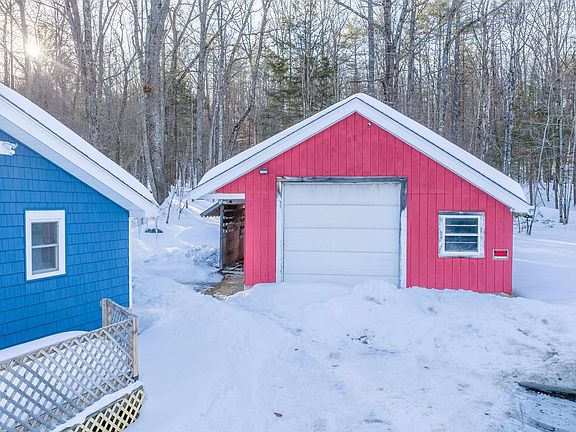 3rd image of 11 Chemung Road