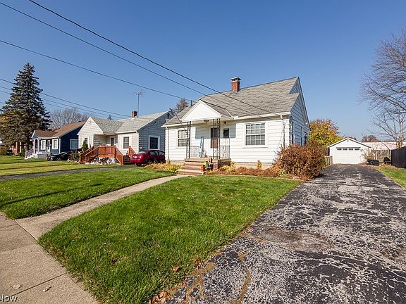 2nd image of 1046 Bell Ct