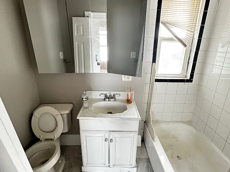 33-34 Adamson St #1 — Photo 2