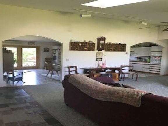 3rd image of 23 Outlet Dr