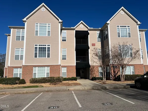 2501 Huntscroft Ln APT 303, Raleigh, NC 27617