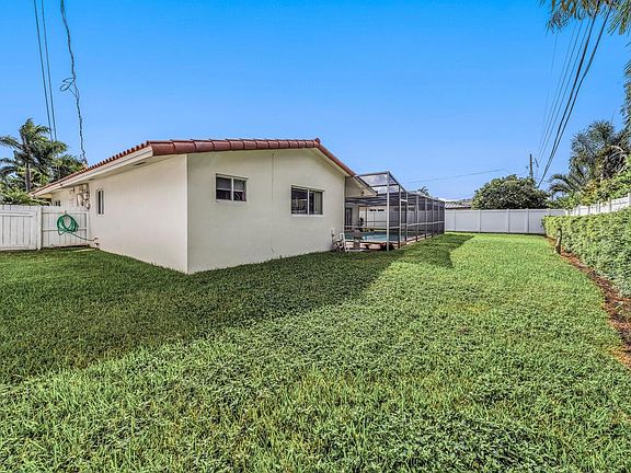 5th image of 4731 NE 29th Avenue