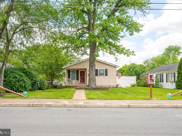 225 N Tuskegee Dr, Martinsburg, WV 25401