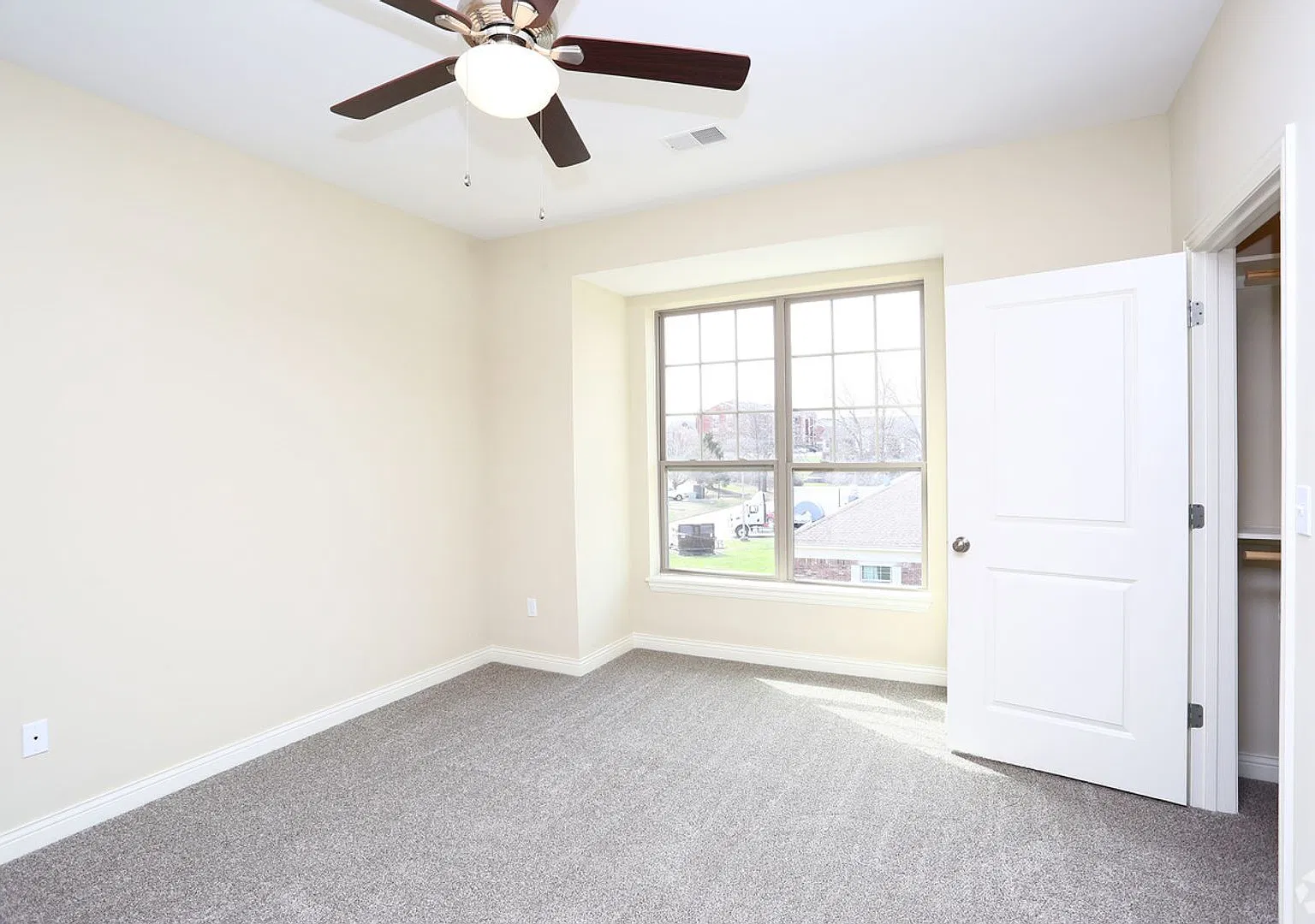 30 W Southampton Dr — Photo 4