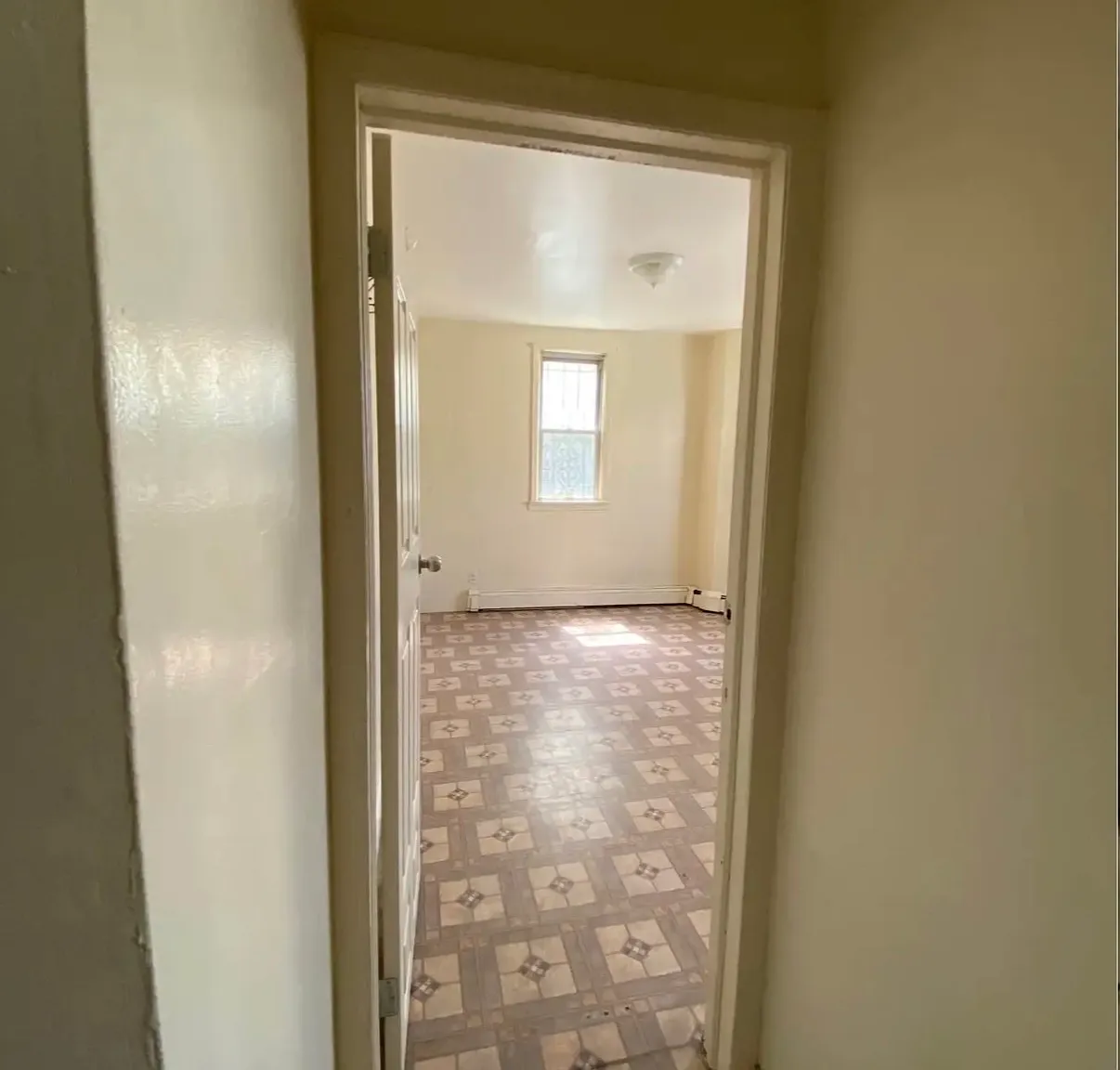 3 bed, $1,800 — Photo 4