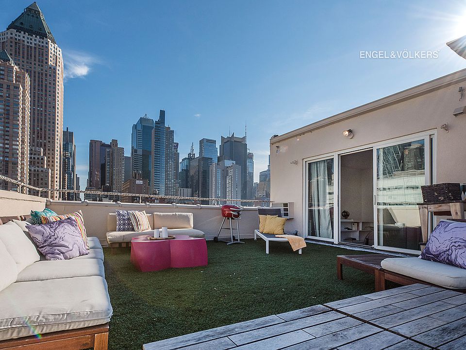 1st image of 424 W 49th St APT 6A