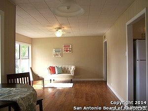 4th image of 907 Rosehill Dr