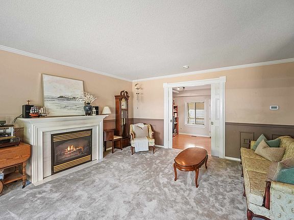 4th image of 6083 181a St
