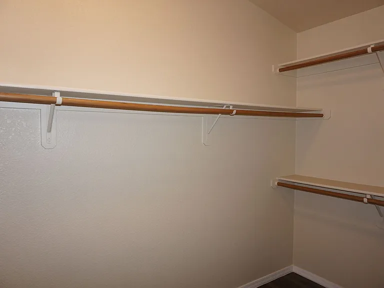 2201 S Saint Suzanne Dr — Photo 36