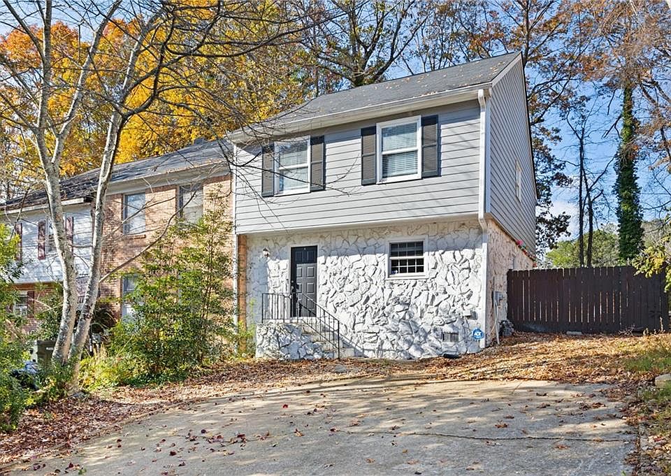 1st image of 1456 Bentley Ln SE #1456