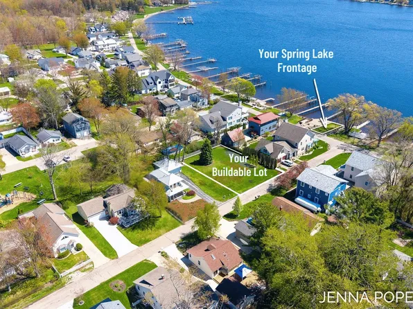 17542 Grand River Ave, Spring Lake, MI 49456