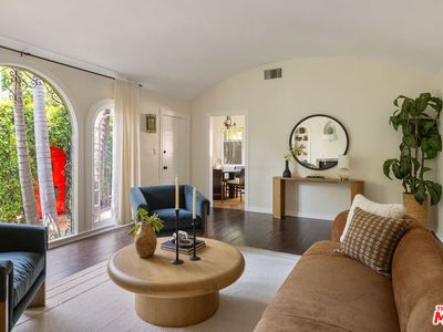 830 Robinson St, Los Angeles, CA, 90026