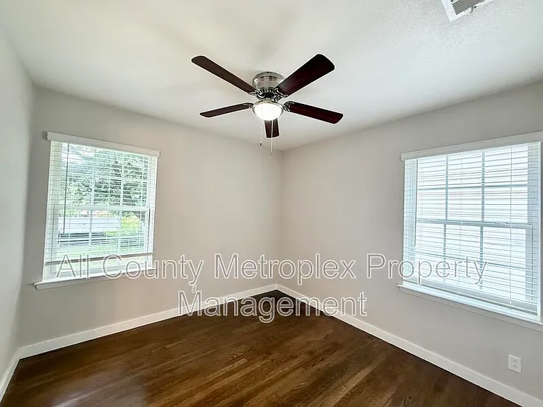 2577 Brandywine Dr — Photo 4