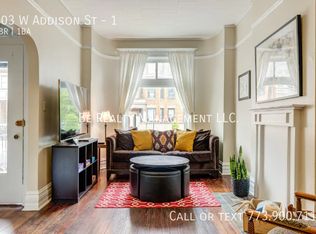 903 W Addison St #1, Chicago, IL 60613