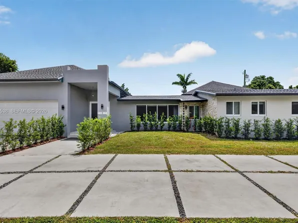 11811 SW 82nd Rd, Miami, FL 33156