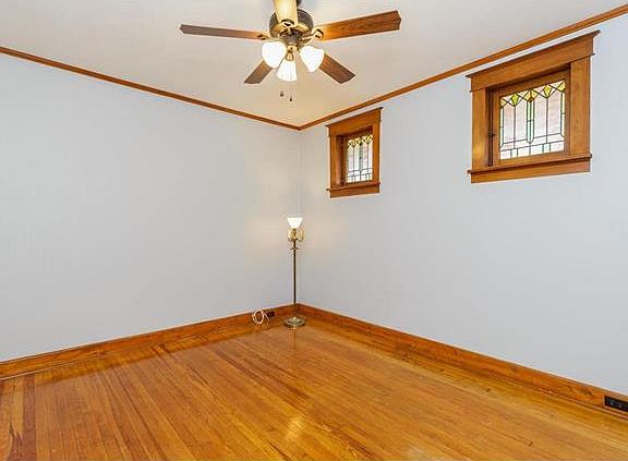 3rd image of 4407 Ellenwood Ave