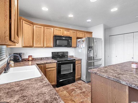 5th image of 386 N Bryant Blvd