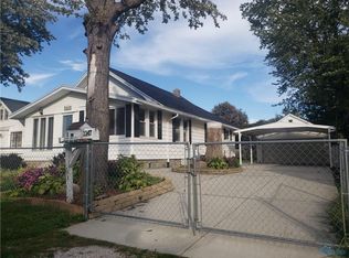 1147 Cresceus Rd, Oregon, OH 43616