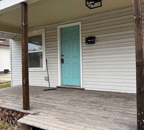 3rd image of 319 N McKinley Ave