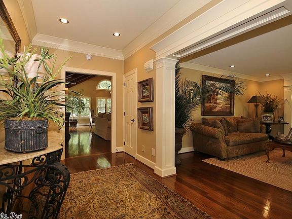 4th image of 79 Valley Club Cir