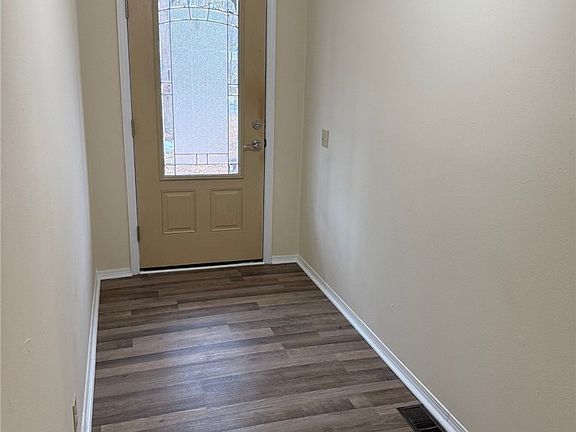 2nd image of 418 N Fairbanks Ave