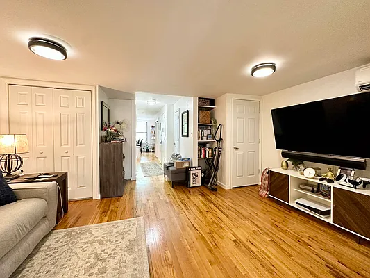 Rented by Oxford Property Group | media 39