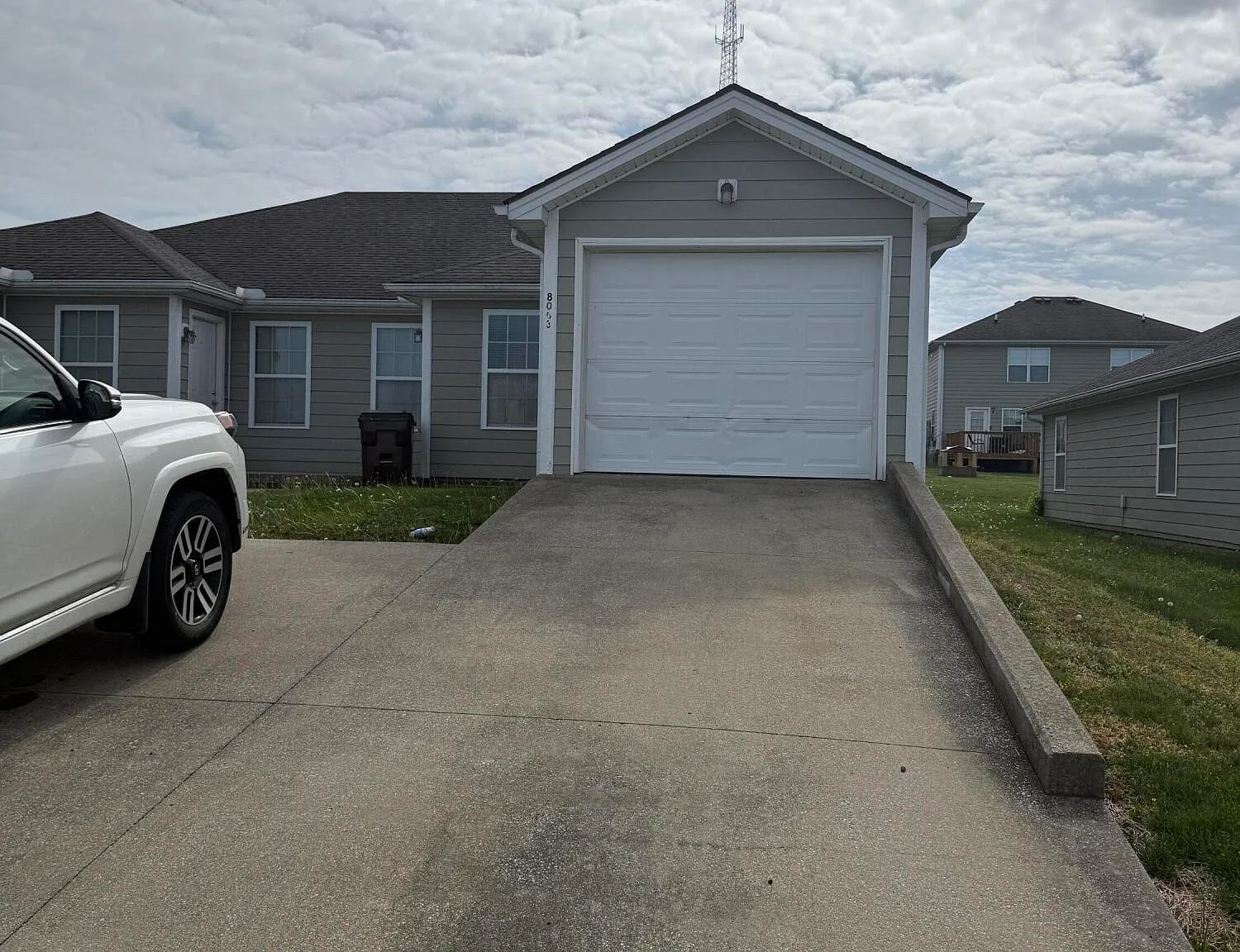 2 bed, 1.0 bath, 960 sqft, $1,200 — Photo 1
