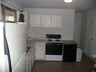4th image of 320 Brewster Dr