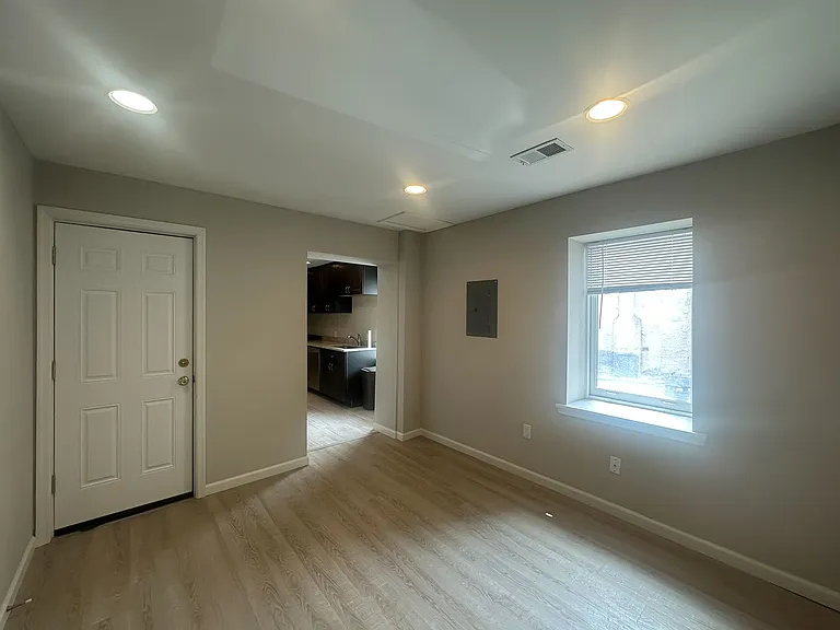 For Rent: Urban Luxury at 914 N. Charles St Your City Lifestyle Awaits! — Photo 16