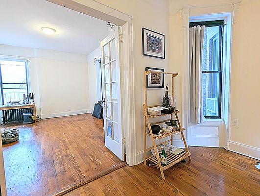 3rd image of 69 W 105th St APT 4B