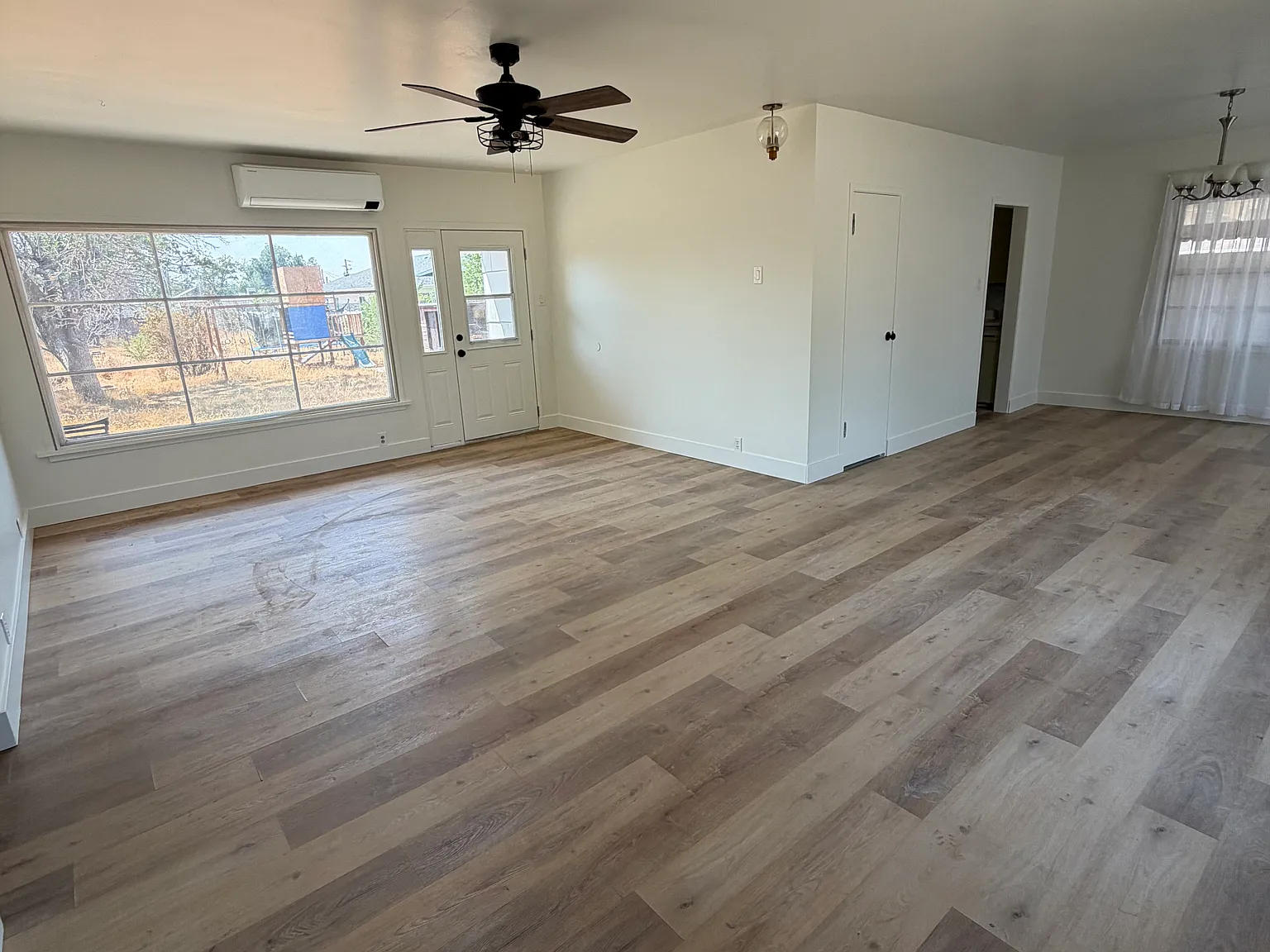 4 bed, 1220 sqft, $2,500 — Photo 1