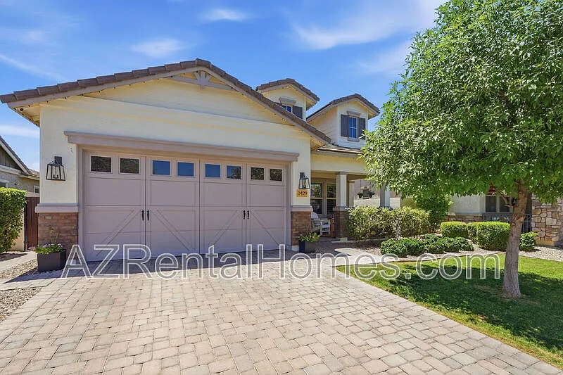 3 bed, 2.0 bath, 1702 sqft, $3,495 — Photo 3