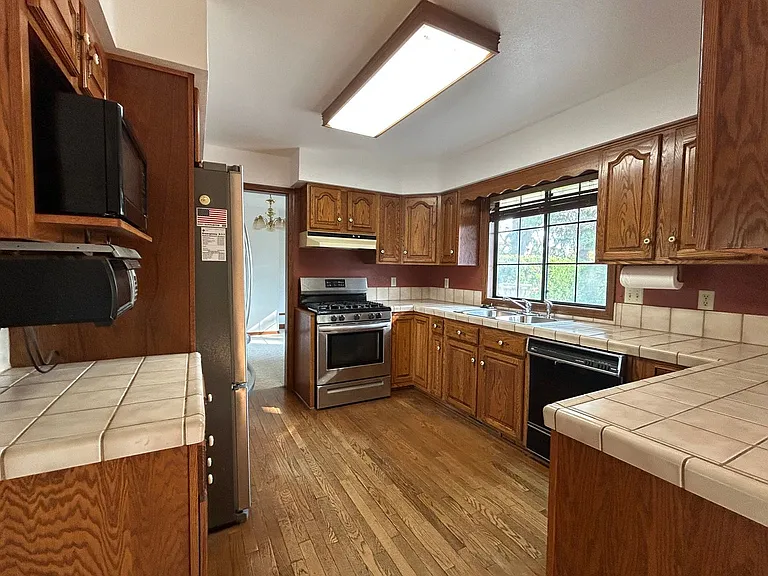 12334 Craig Ave — Photo 6