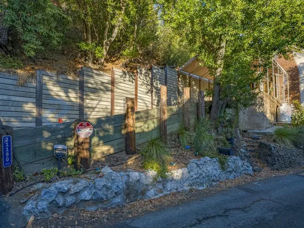 21190 Locust Dr, Los Gatos, CA 95033