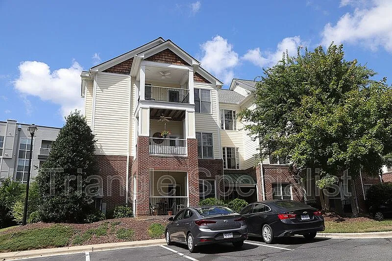 2 bed, 2.0 bath, 1000 sqft, $1,475 — Photo 2