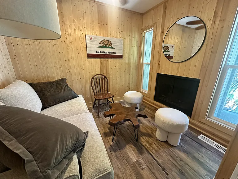 3115 N Lake Blvd #18 — Photo 6