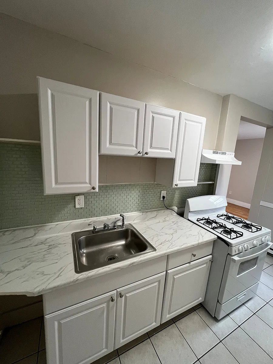 Building Photo - 15 Huss Ct #205