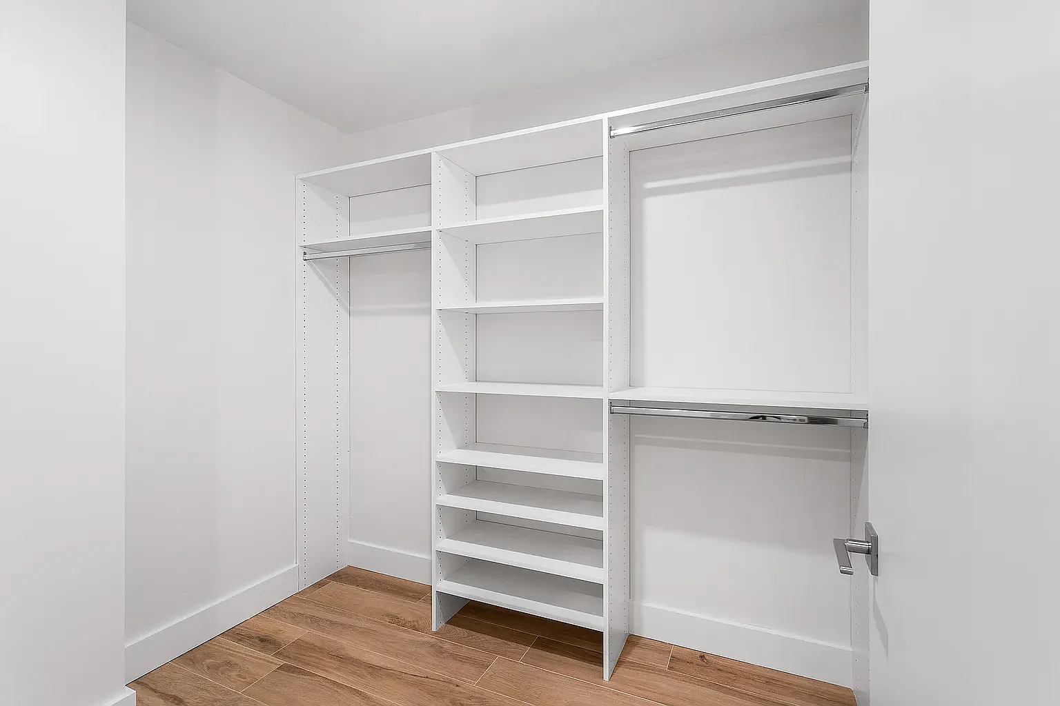 3707 Blackstone Avenue — Photo 3