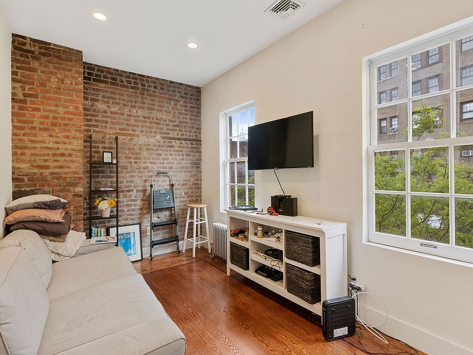 1st image of 337 Bleecker St #2A