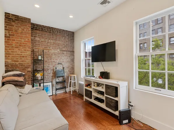 337 Bleecker Street image 1 of 6