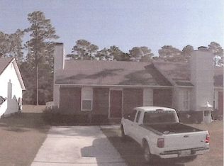 206 Live Oak Ct, Midway Park, NC 28544